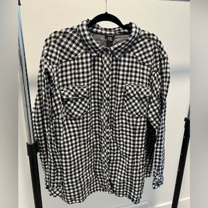 Torrid, Size 5. Black and White Checked Shirt.